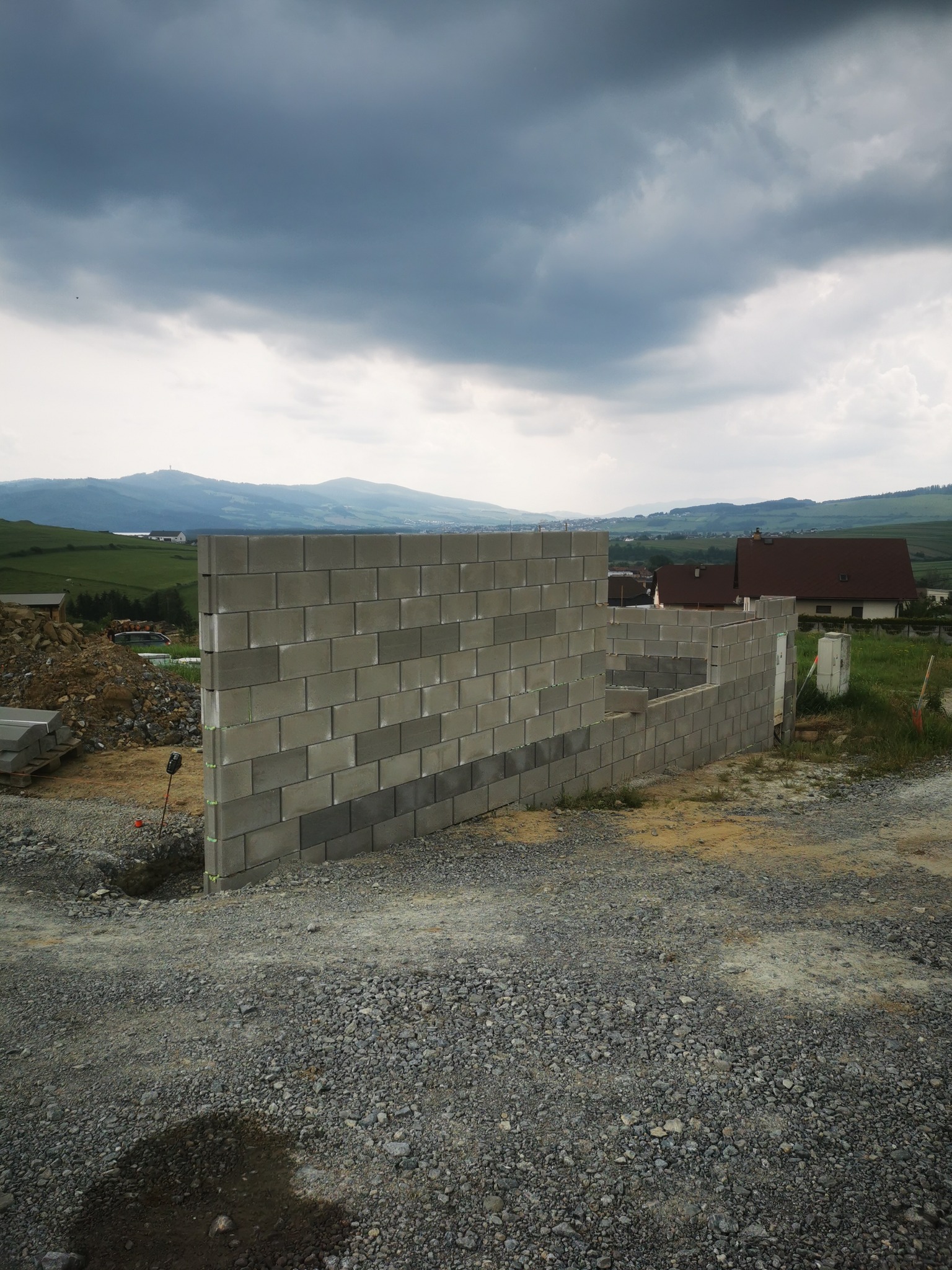 Oplotenie a zámková dlažba